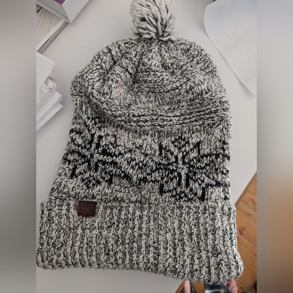 Authentic Roots Thick Knitted Toque - Picture 2 of 5
